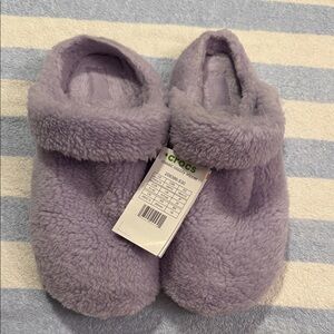 CROCS Women's Slippers in Lavender NWT